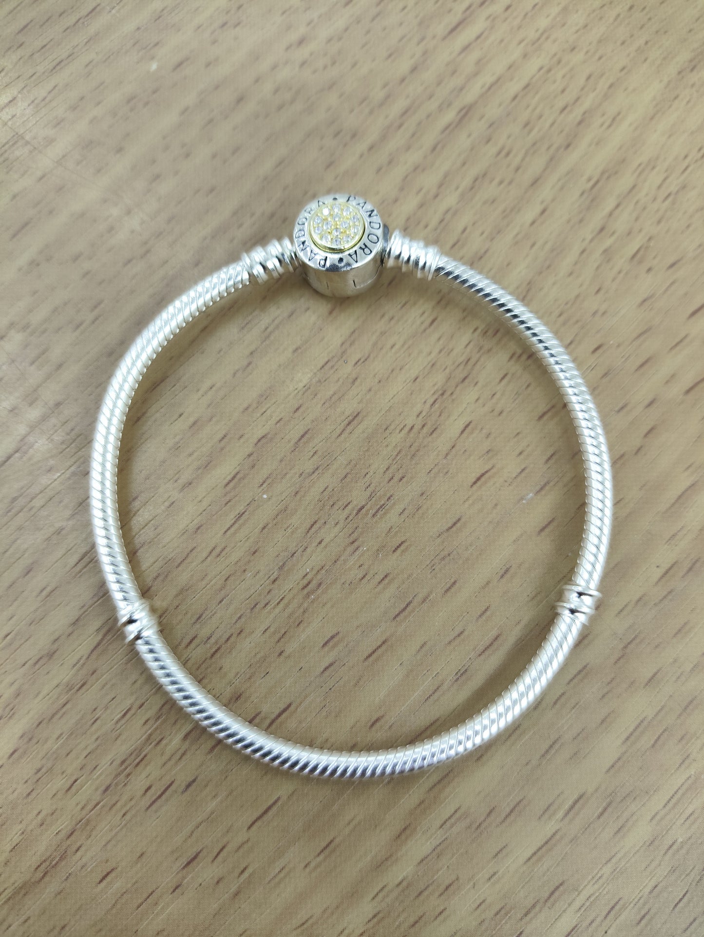 TMPPD013-19 Pulsera Dama Pand Círculo Centro Dorado 19 cm en Plata Fina .925