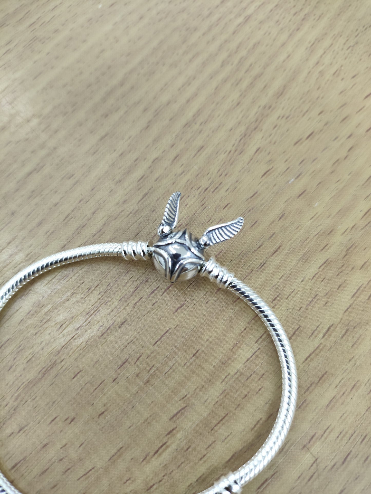 TMPPD014-17 Pulsera Dama Pand Snitch Harry Potter 17 cm en Plata Fina .925