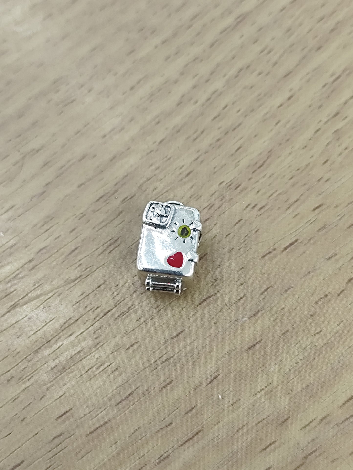TMPCH008 Dije Charm Pand Maleta Vacay Mode en Plata Fina .925