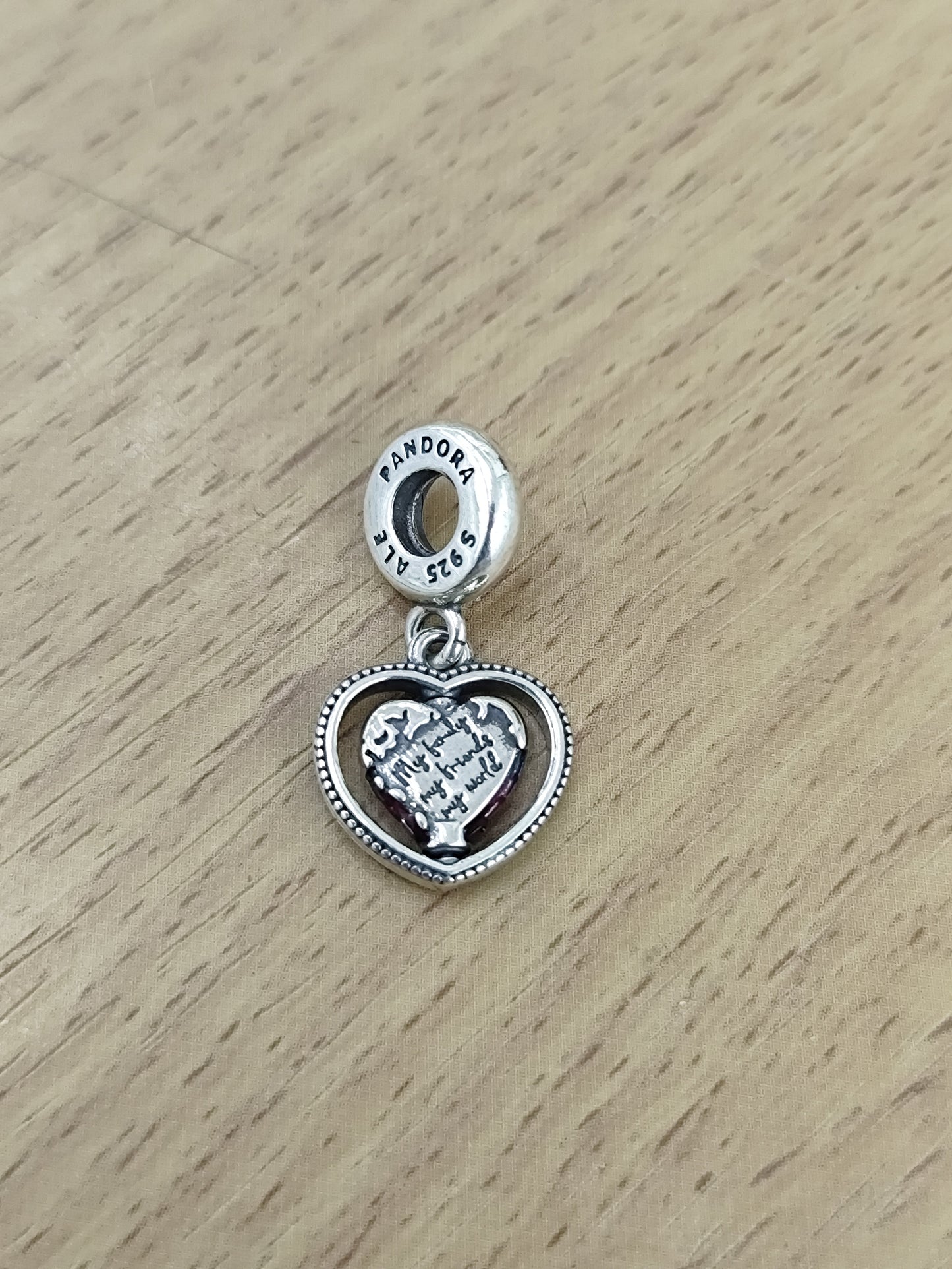 TMPCH010 Dije Charm Pand Corazón Family Friends World en Plata Fina .925