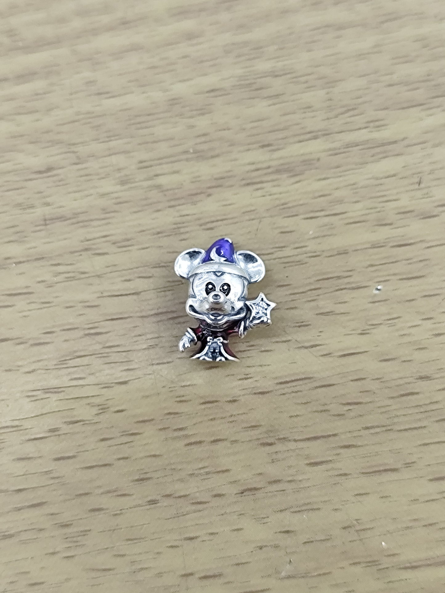 TMPCH035 Dije Charm Pand Mickey Mago en Plata Fina .925