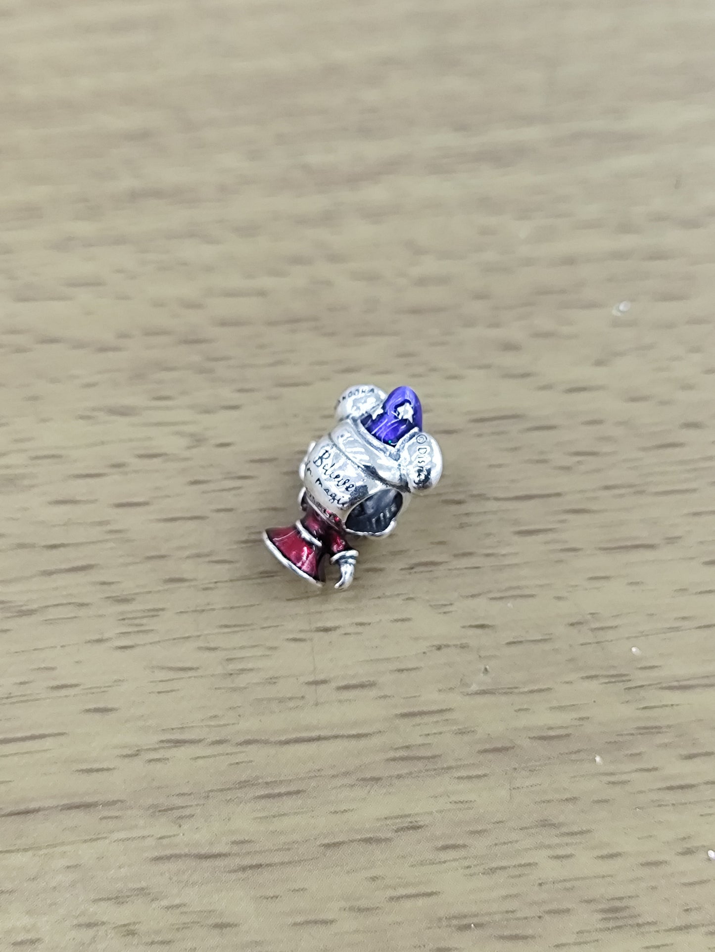 TMPCH035 Dije Charm Pand Mickey Mago en Plata Fina .925