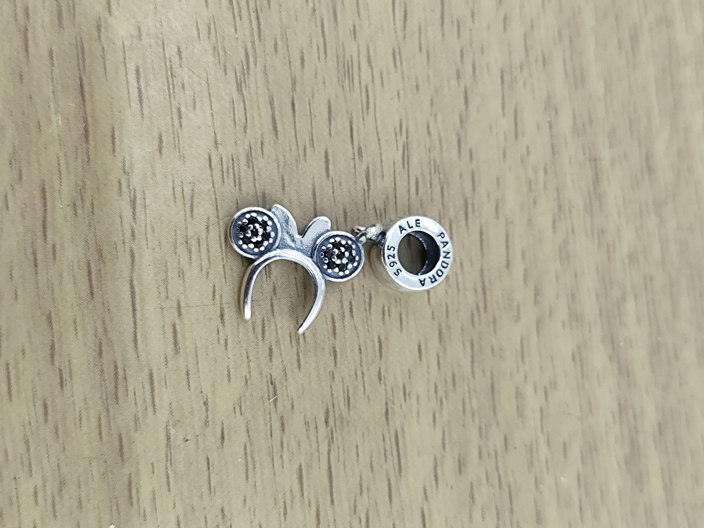TMPCH038 Dije Charm Pand Diadema Minnie en Plata Fina .925