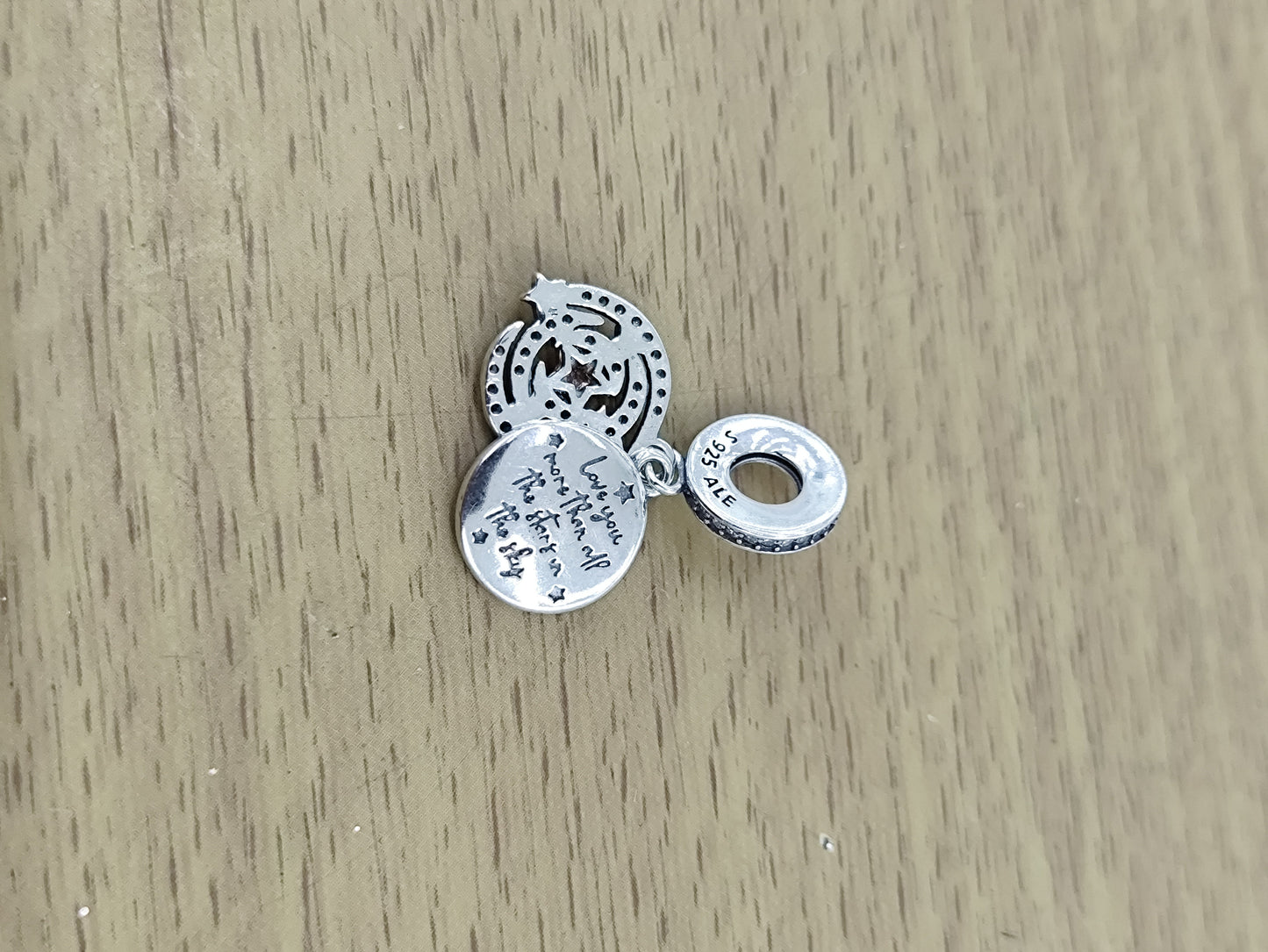 TMPCH040 Dije Charm Pand Galaxia con Zirconias Fondo Azul Marino en Plata Fina .925