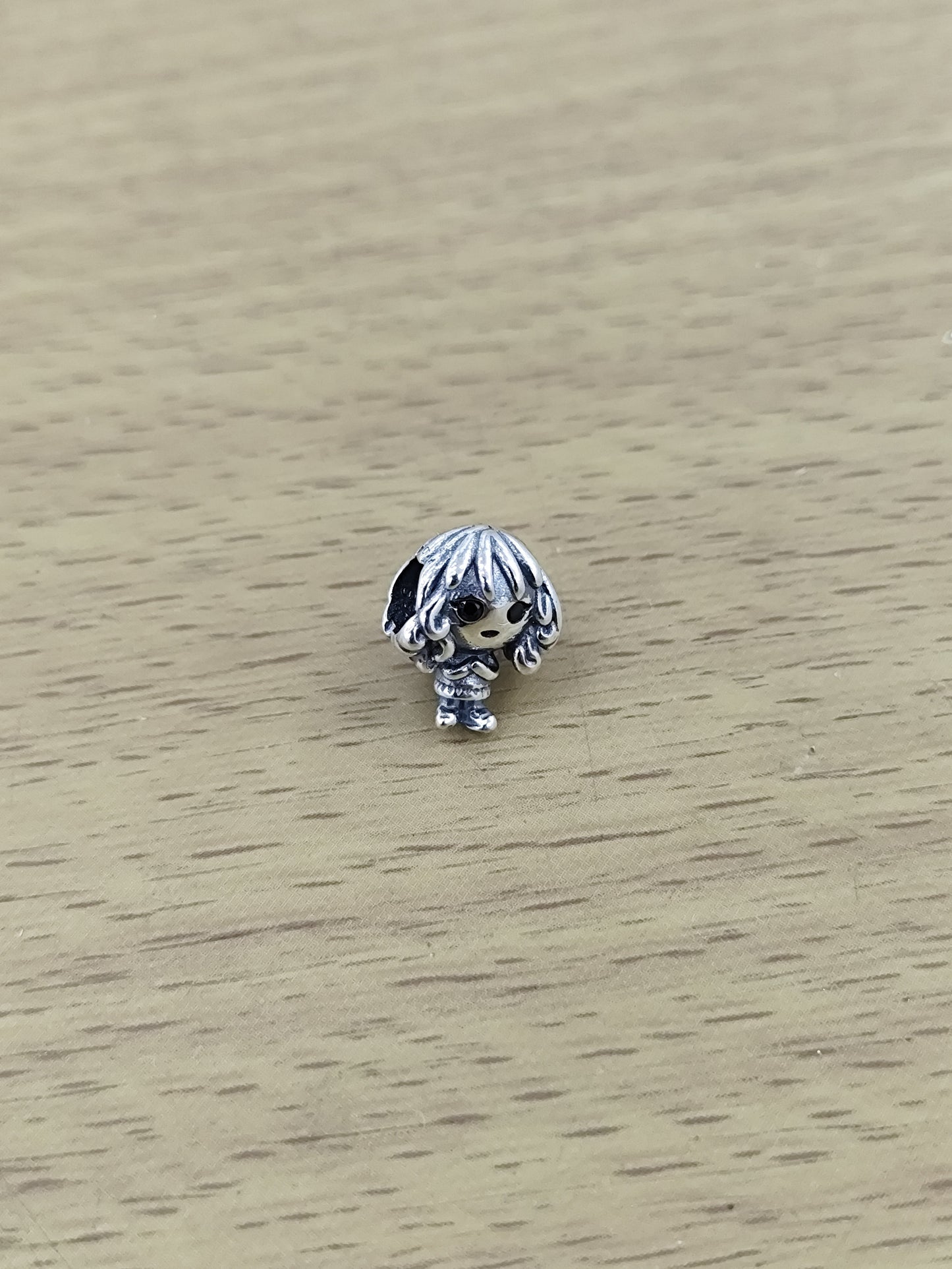 TMPCH048 Dije Charm Pand Harry Potter Hermione en Plata Fina .925