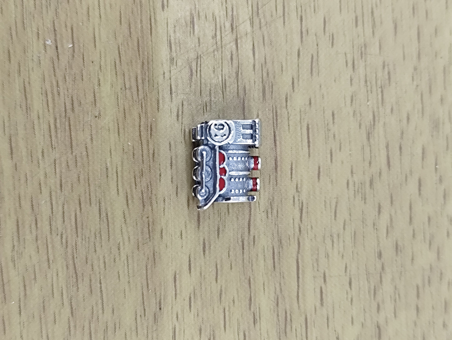 TMPCH051 Dije Charm Pand Harry Potter Expreso de Hogwarts en Plata Fina .925