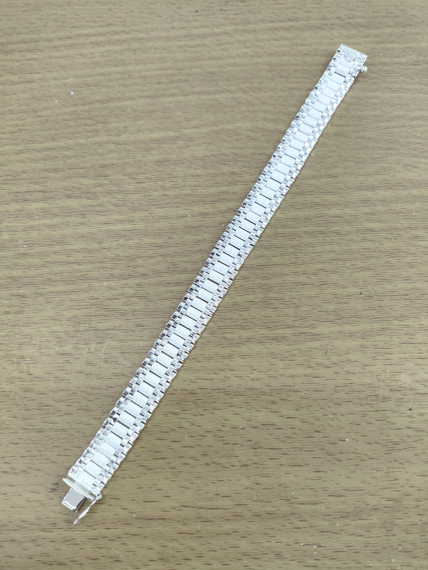 TMPPC005-21 Pulsera Caballero Modelo Rlx 1x2 1.2 cm de Ancho x 21 cm de Largo en Plata Fina .925