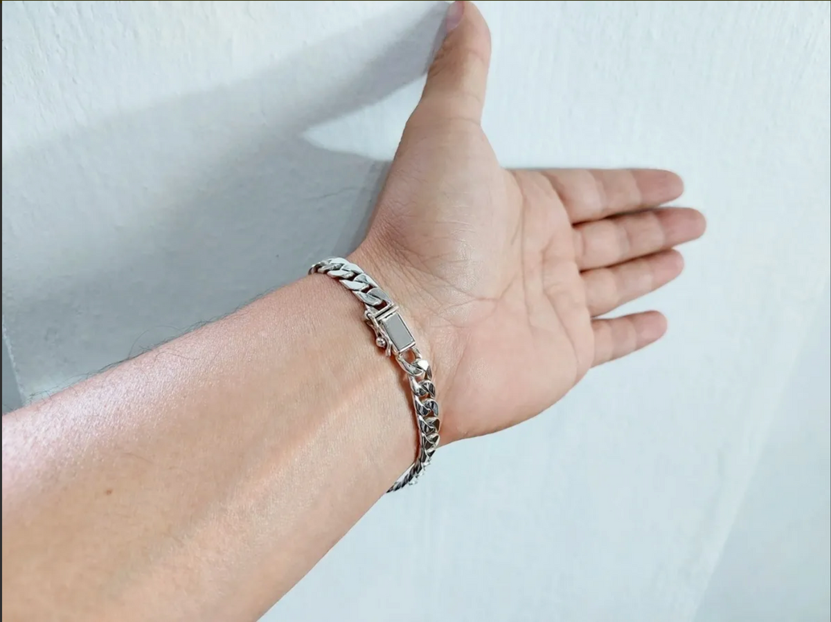 LPPC020-23 Pulsera Mod Cubana 7 mm x 23 cm en Plata Ley .925