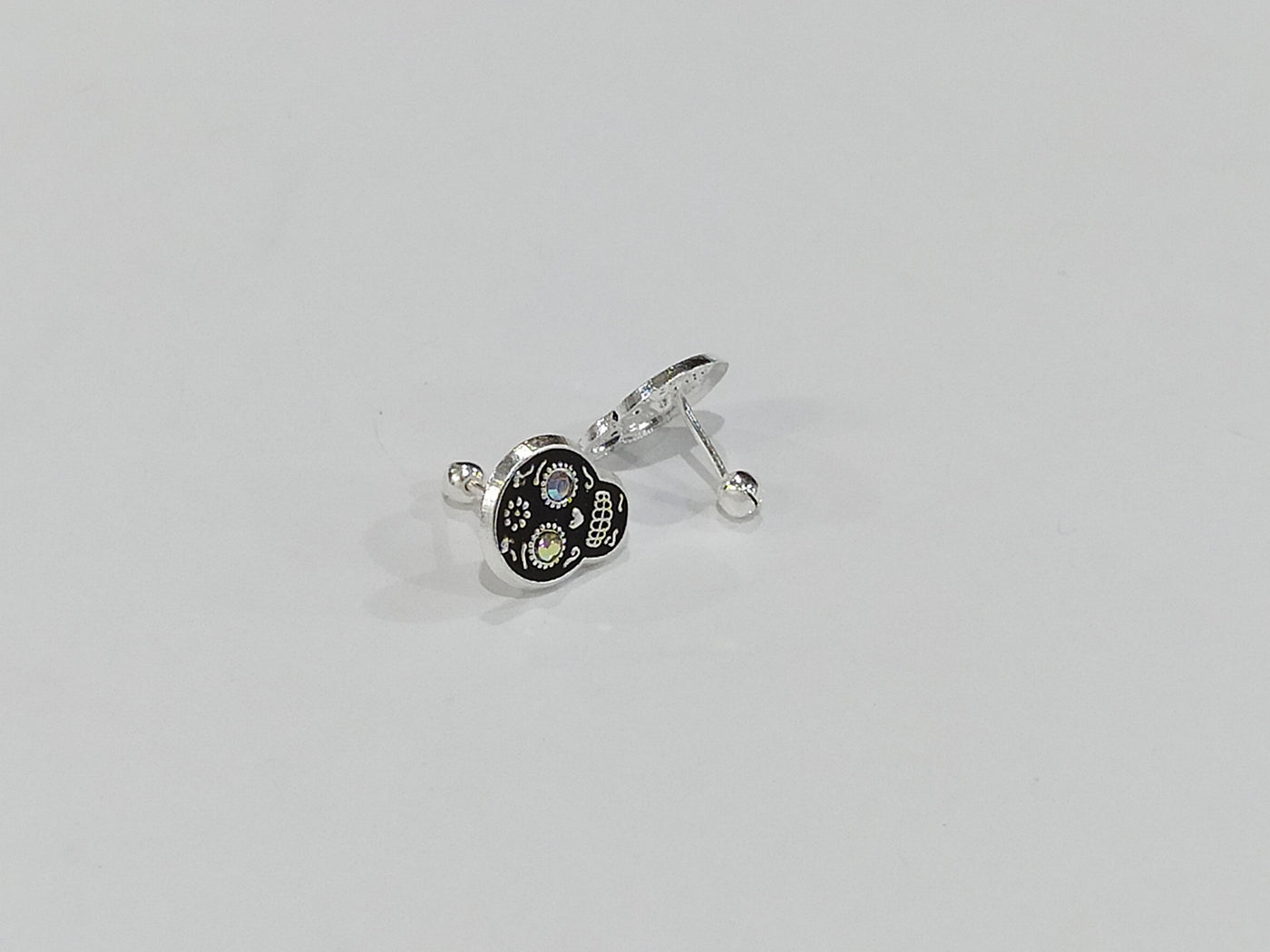 LPBR003 Aretes Broquel Calavera Zirconia Bisel En Plata .925 Taxco MLM826281404