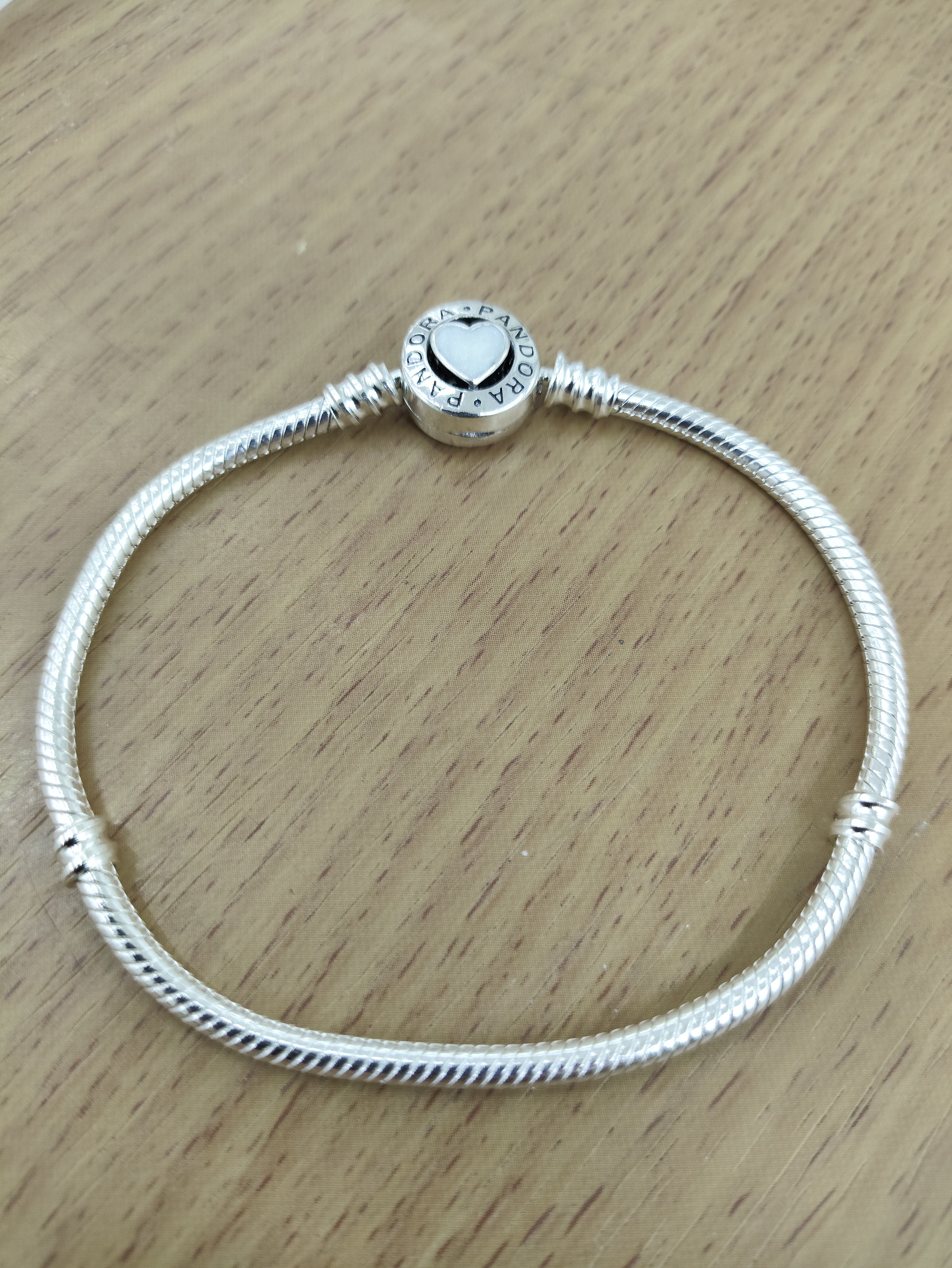 TMPPD011-17 Pulsera Dama Pand Corazón Centro Blanco 17 cm en Plata Fina .925