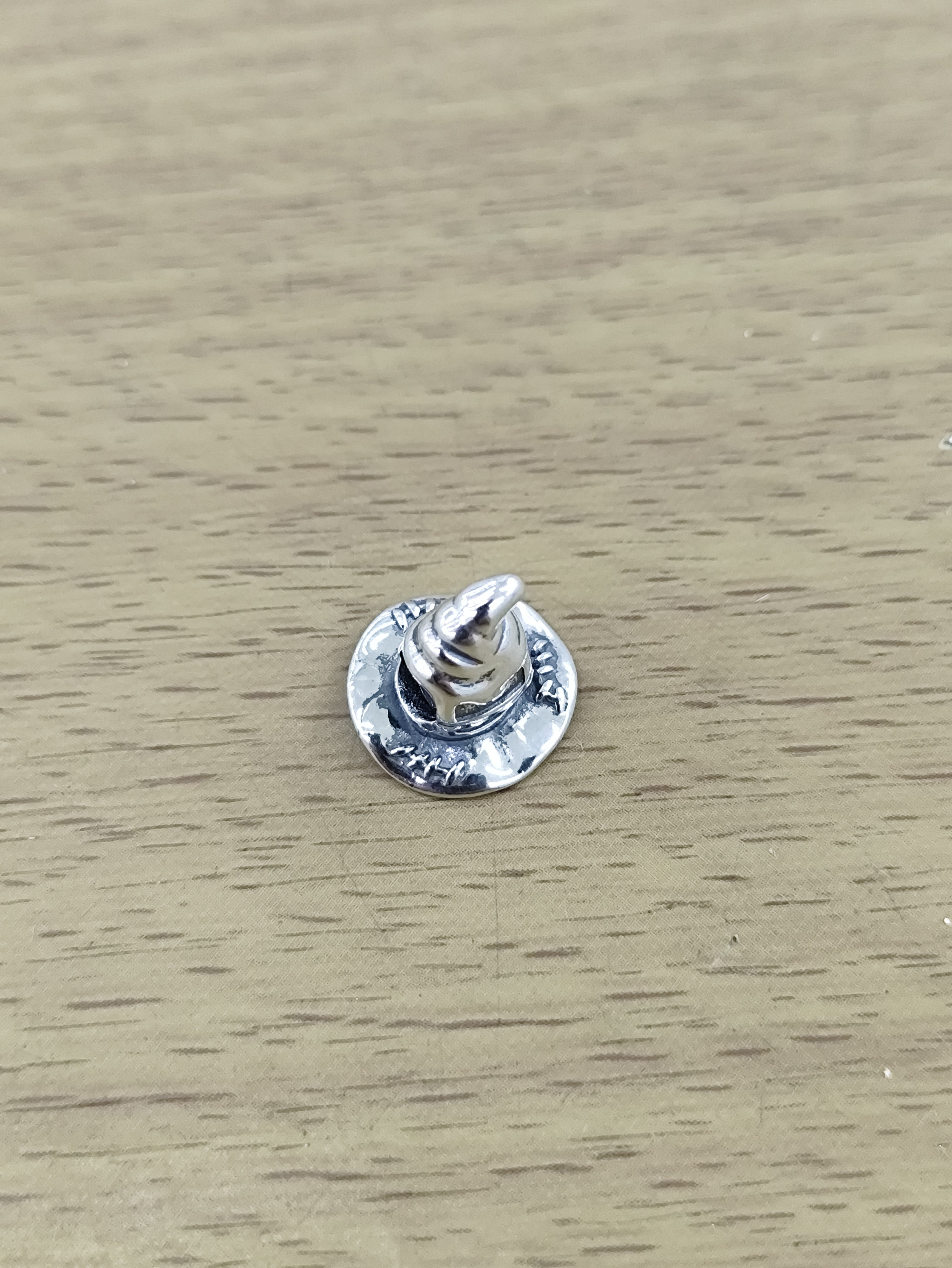TMPCH049 Dije Charm Pand Harry Potter Sombrero Seleccionador en Plata Fina .925