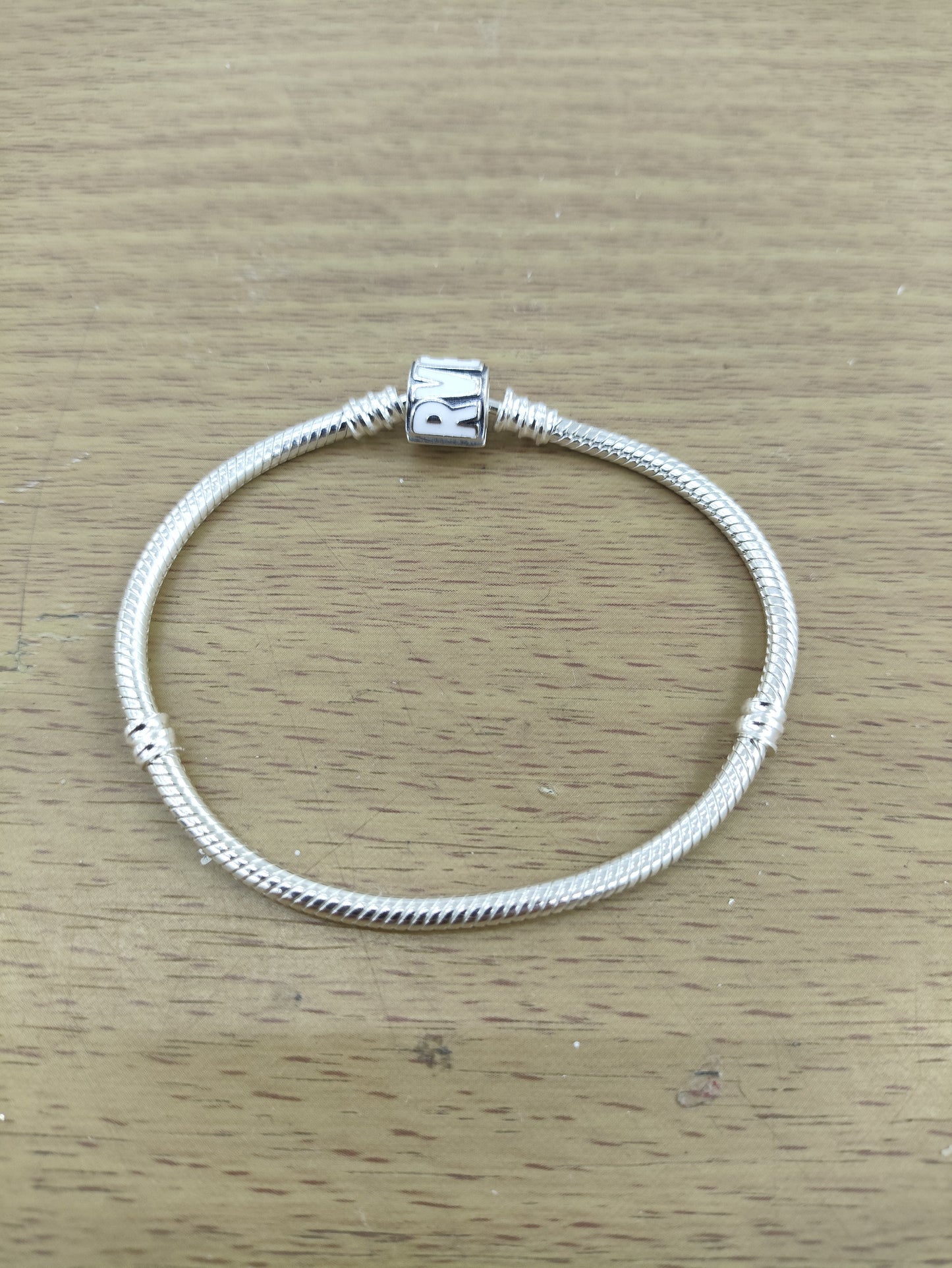 TMPPD025-18 Pulsera Dama Pand Marvel Esmalte Blanco 18 cm en Plata Fina .925