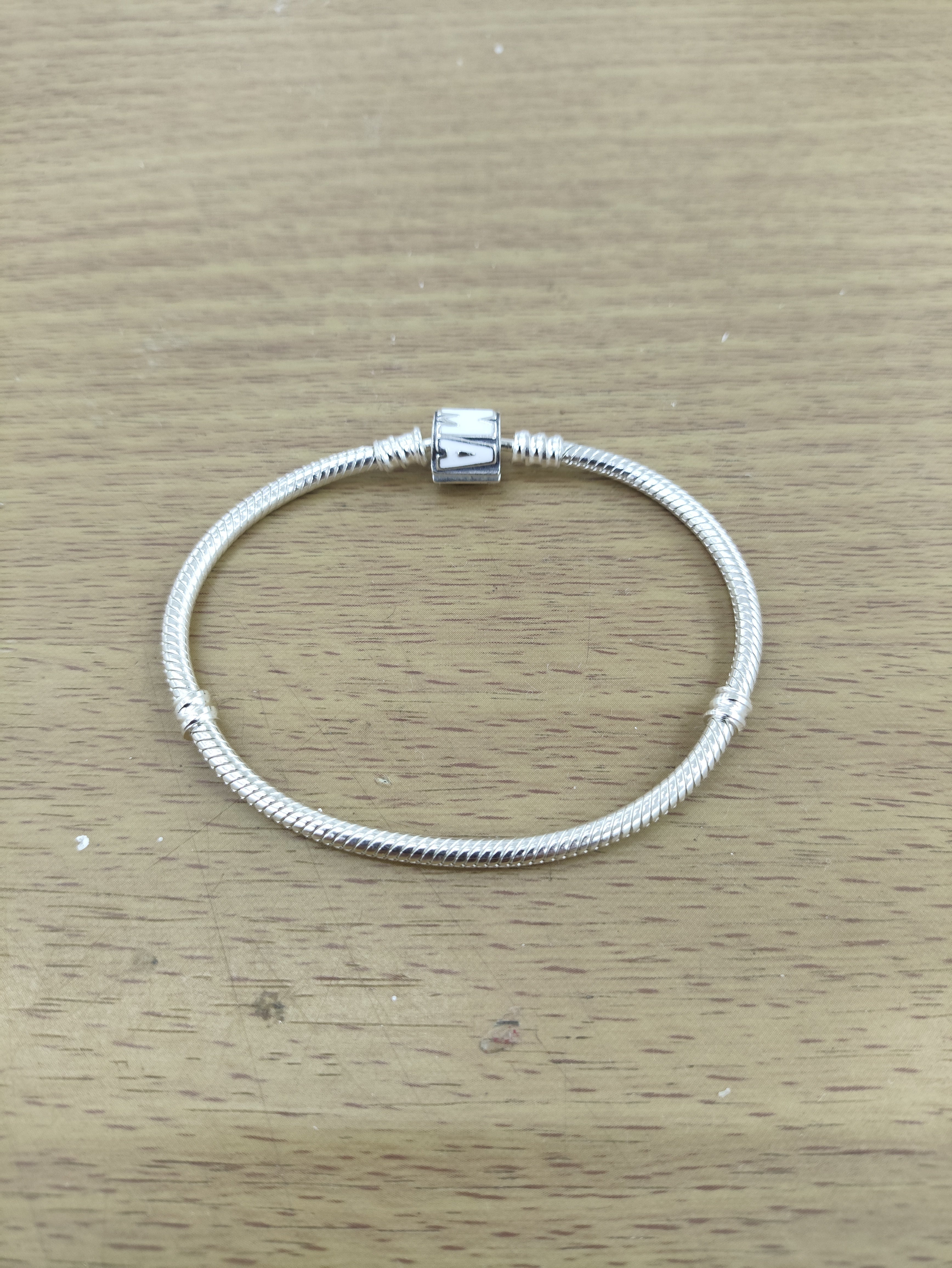 TMPPD025-17 Pulsera Dama Pand Marvel Esmalte Blanco 17 cm en Plata Fina .925