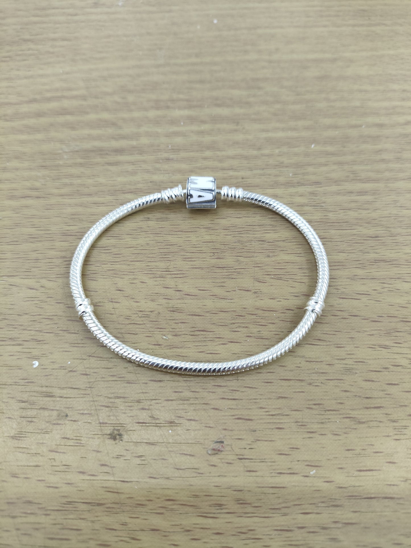 TMPPD025-18 Pulsera Dama Pand Marvel Esmalte Blanco 18 cm en Plata Fina .925