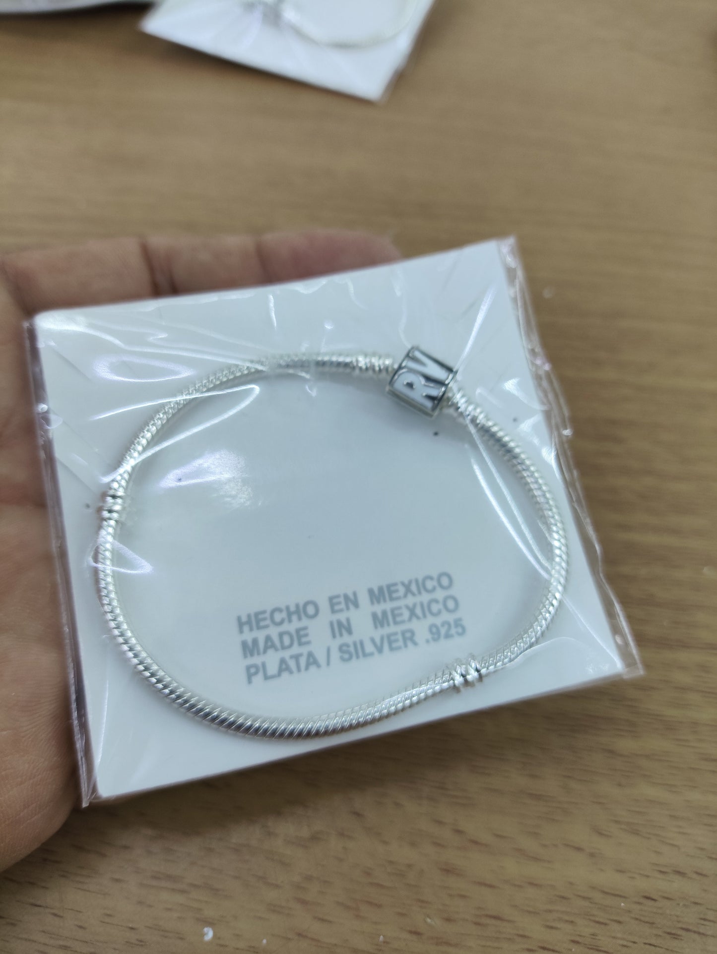 TMPPD025-18 Pulsera Dama Pand Marvel Esmalte Blanco 18 cm en Plata Fina .925