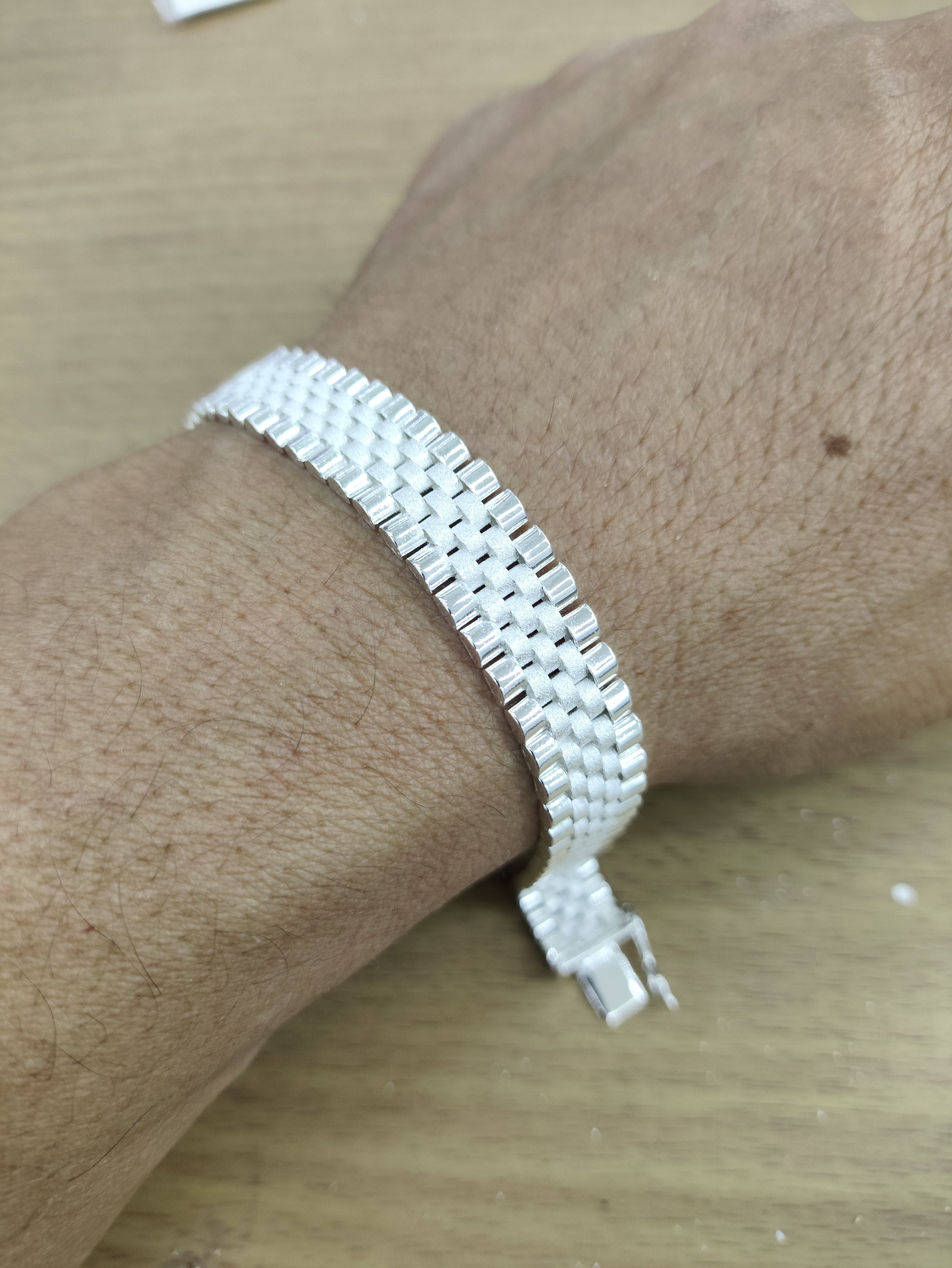 TMPPC004-21 Pulsera Caballero Modelo Rlx 3*2 1.1 cm de Ancho x 21 cm de Largo en Plata Fina .925