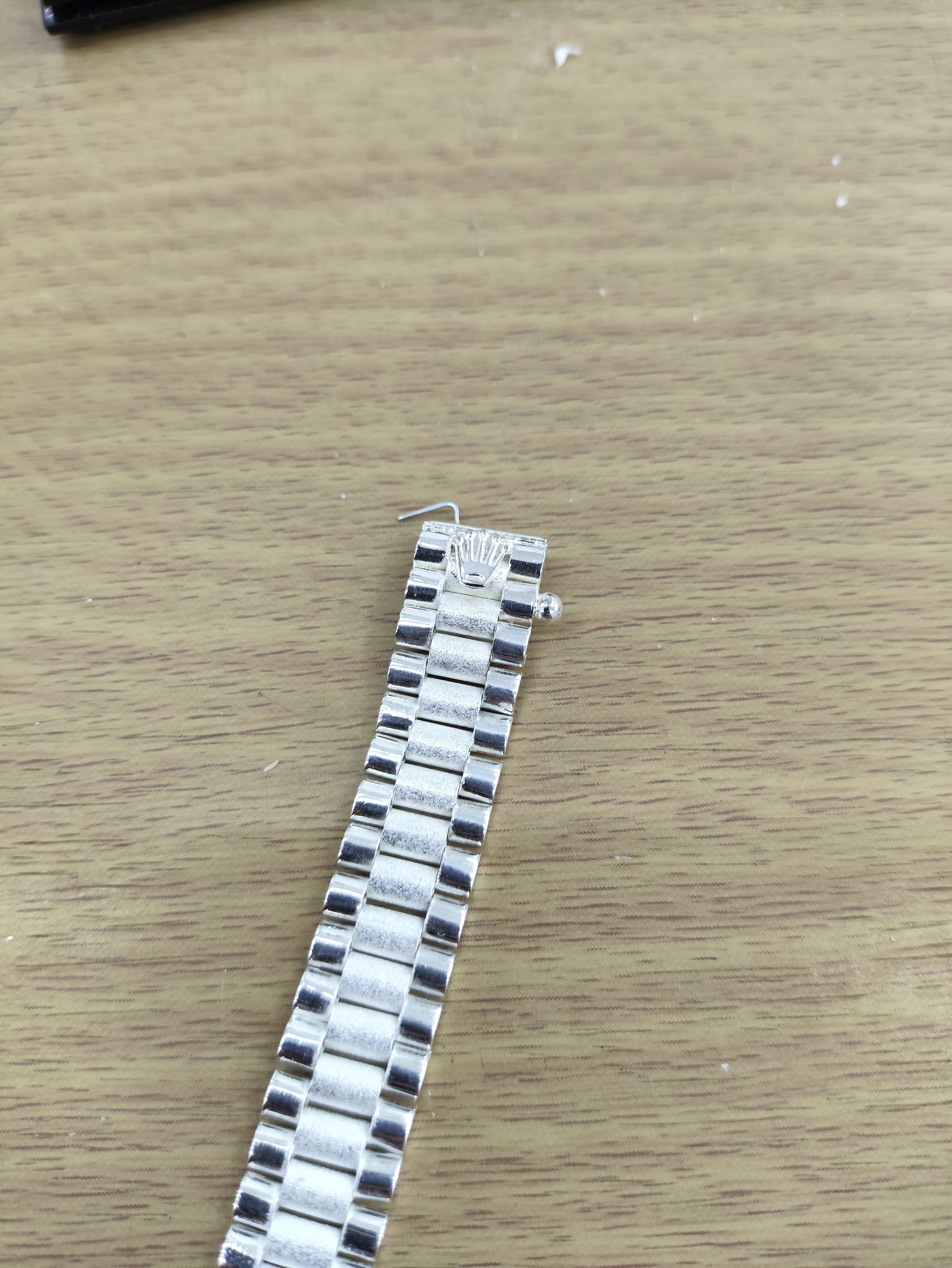 TMPPC006-21 Pulsera Caballero Modelo Rlx 1x1 Centro Ancho 1.1 cm de Ancho x 21 cm de Largo en Plata Fina .925