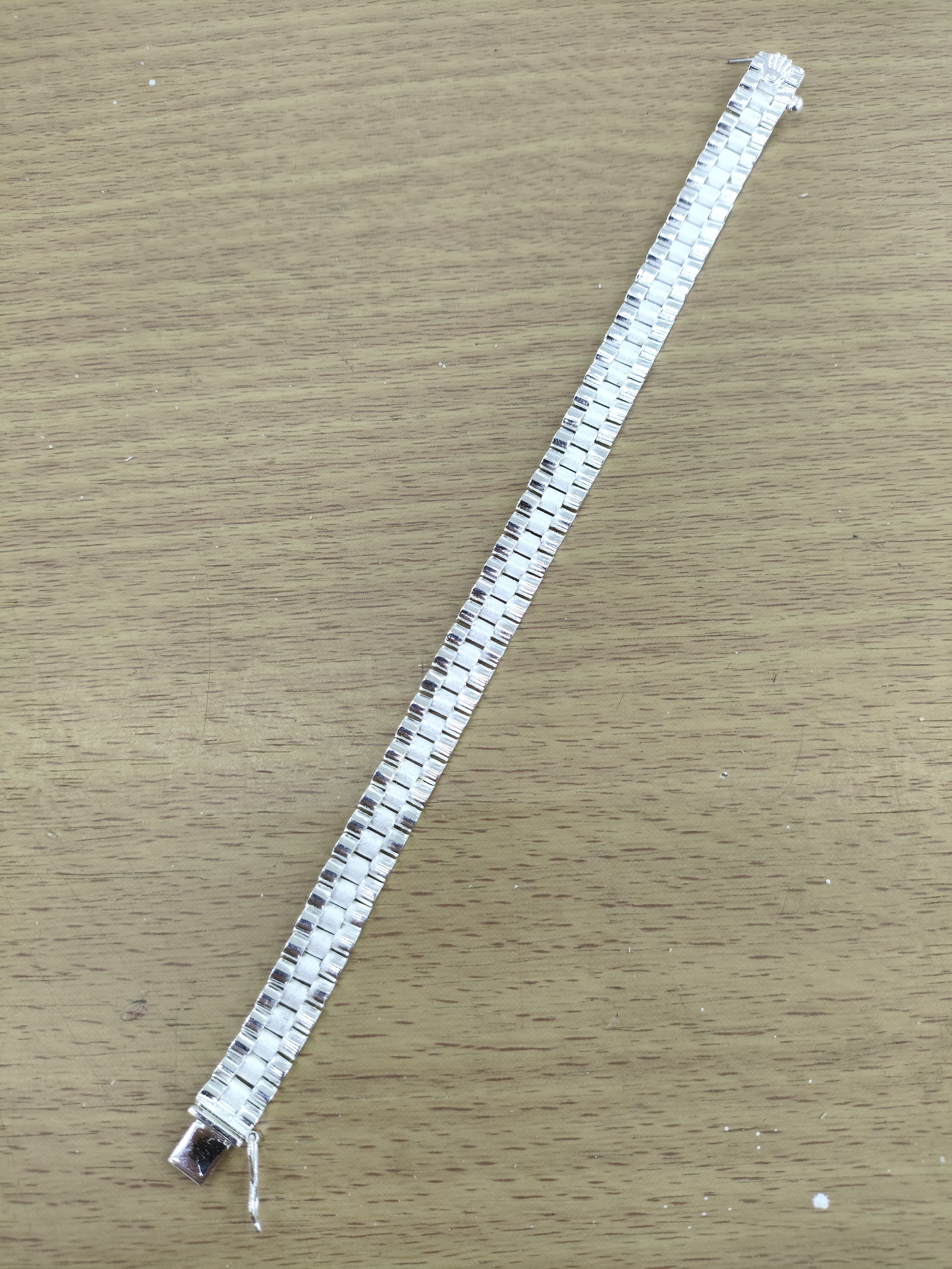 TMPPC007-20 Pulsera Caballero Modelo Rlx 1x1 Centro Corto 8 mm de Ancho x 20 cm de Largo en Plata Fina .925