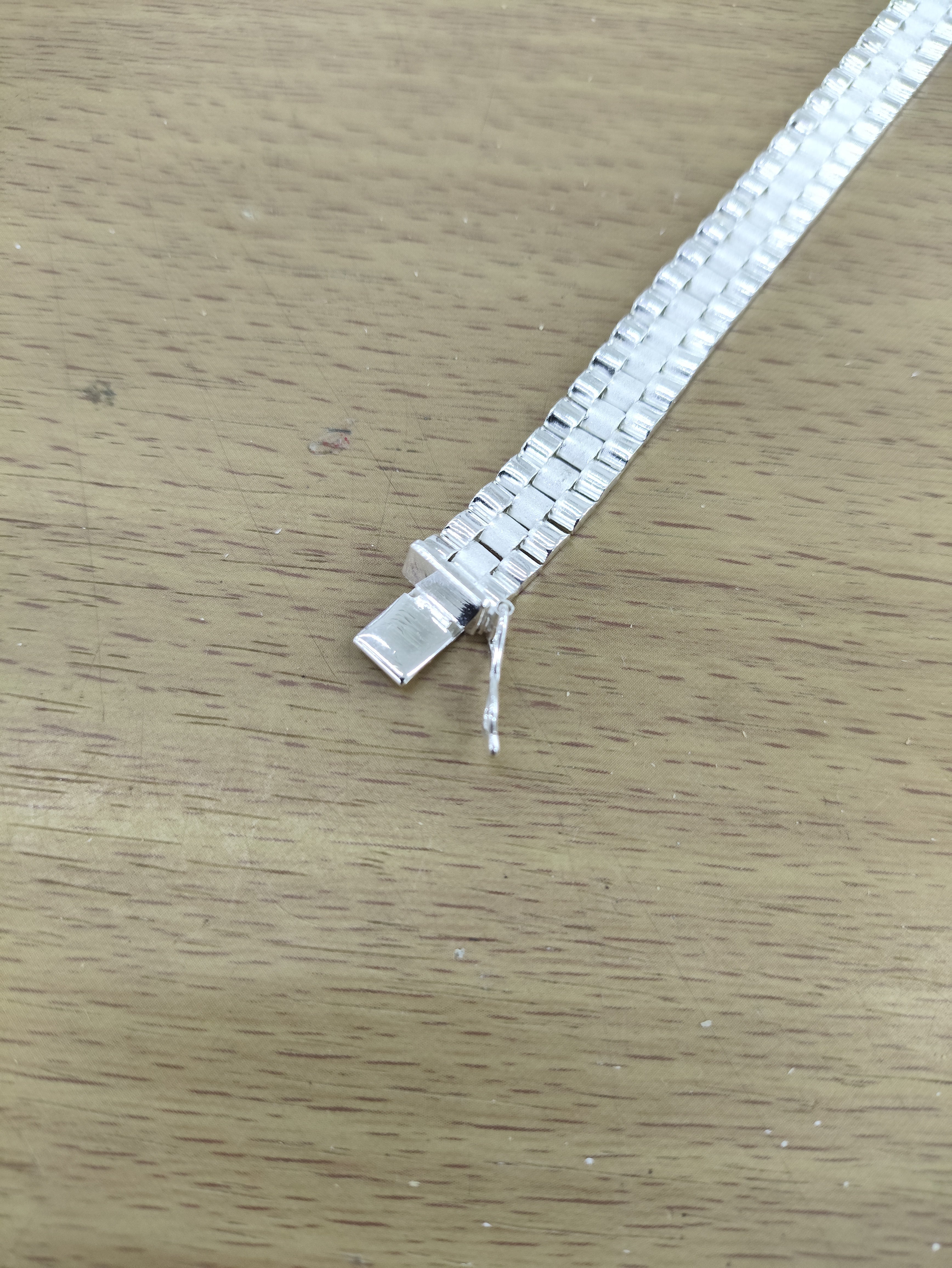 TMPPC007-21 Pulsera Caballero Modelo Rlx 1x1 Centro Corto 8 mm de Ancho x 21 cm de Largo en Plata Fina .925