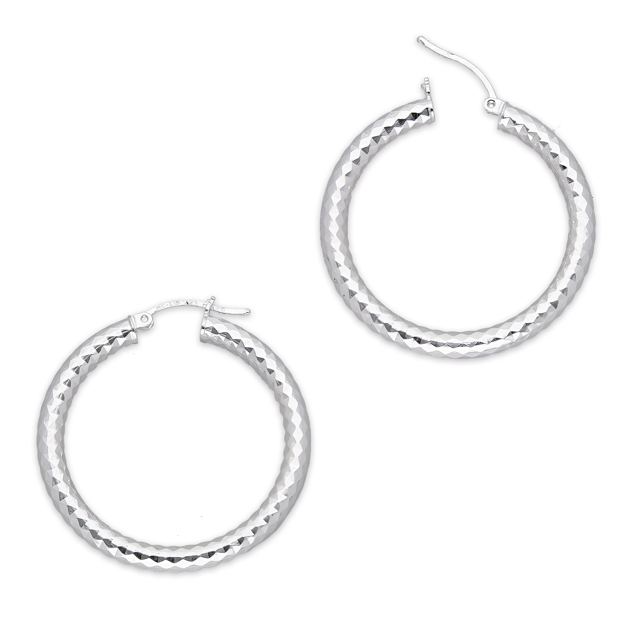 LPADI034 Arracada Diamantada Tubo Grueso Redondo Panal 5 mm 3.6 cm de Diámetro en Plata .925 5385002200